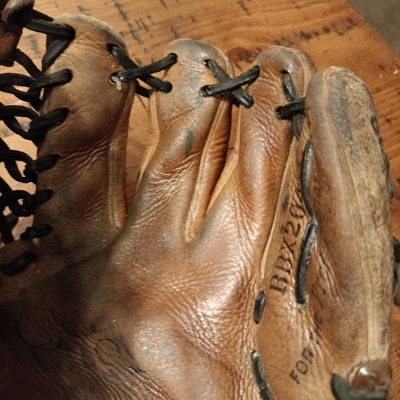 Rawlings BBX204TC 111/4 Baseball Glove Gold Glove. A12 - Picture 11 of 11